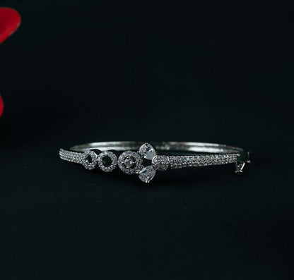 Clara Trio Halo Pear AD Silver Kada