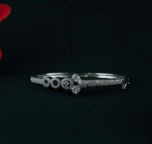 Clara Trio Halo Pear AD Silver Kada