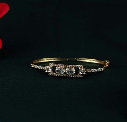 Vivienne Geometric Trio Bar AD Gold Kada