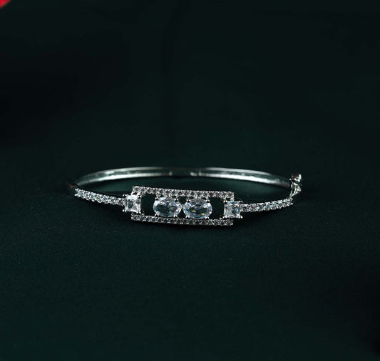 Vivienne Geometric Trio Bar AD Silver Kada